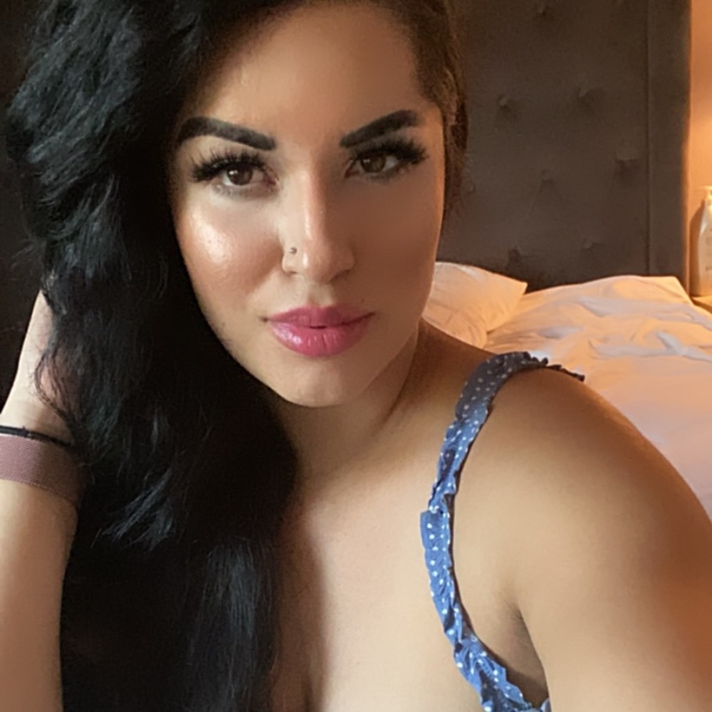 Meet your Posher, Claudia